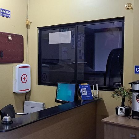 Hostal Los Lirios Loja Zewnętrze zdjęcie
