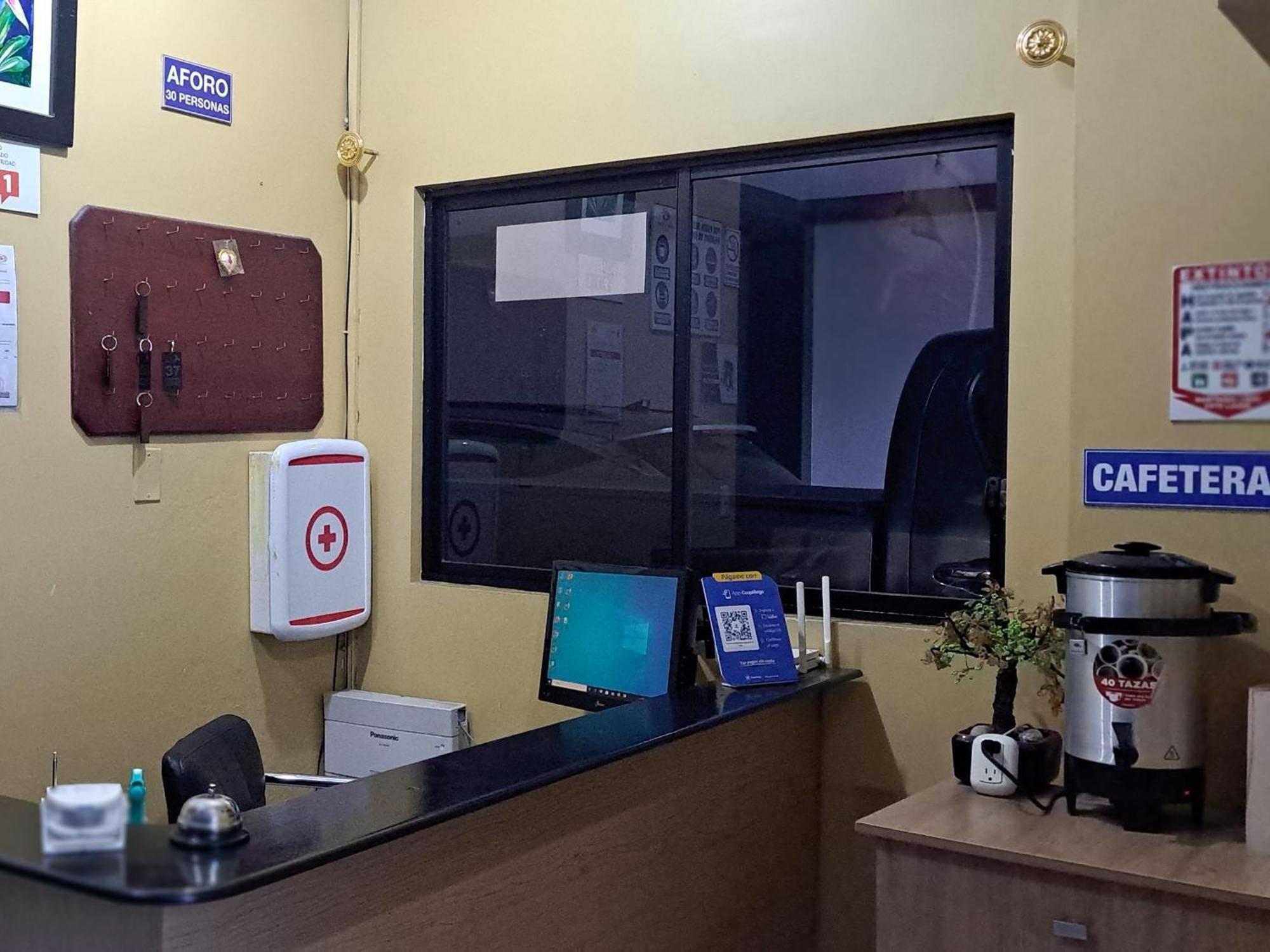 Hostal Los Lirios Loja Zewnętrze zdjęcie
