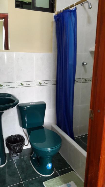 Hostal Los Lirios Loja Zewnętrze zdjęcie