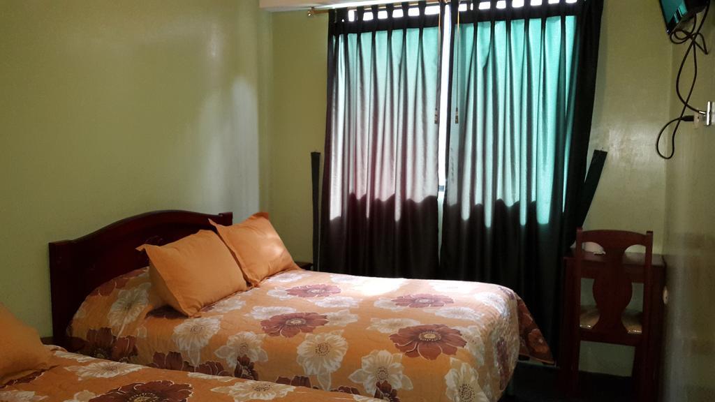 Hostal Los Lirios Loja Zewnętrze zdjęcie
