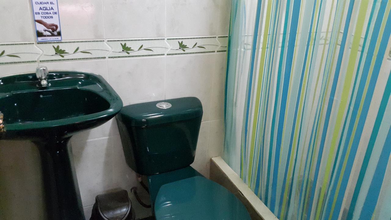 Hostal Los Lirios Loja Zewnętrze zdjęcie