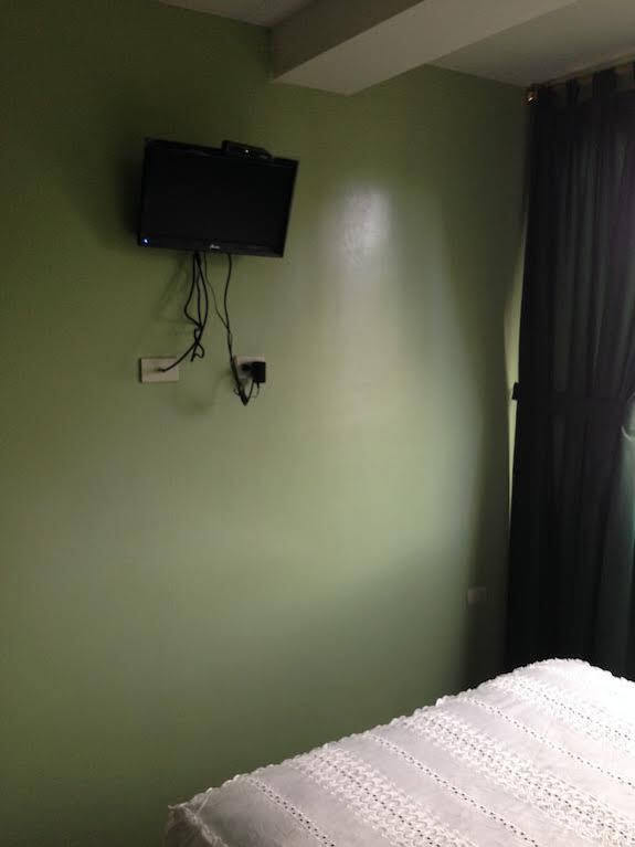 Hostal Los Lirios Loja Zewnętrze zdjęcie